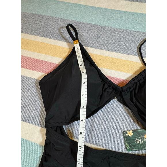 Blooming Jelly Black Cutout One-Piece Swimsuit - Size Medium - Picture 4 of 6